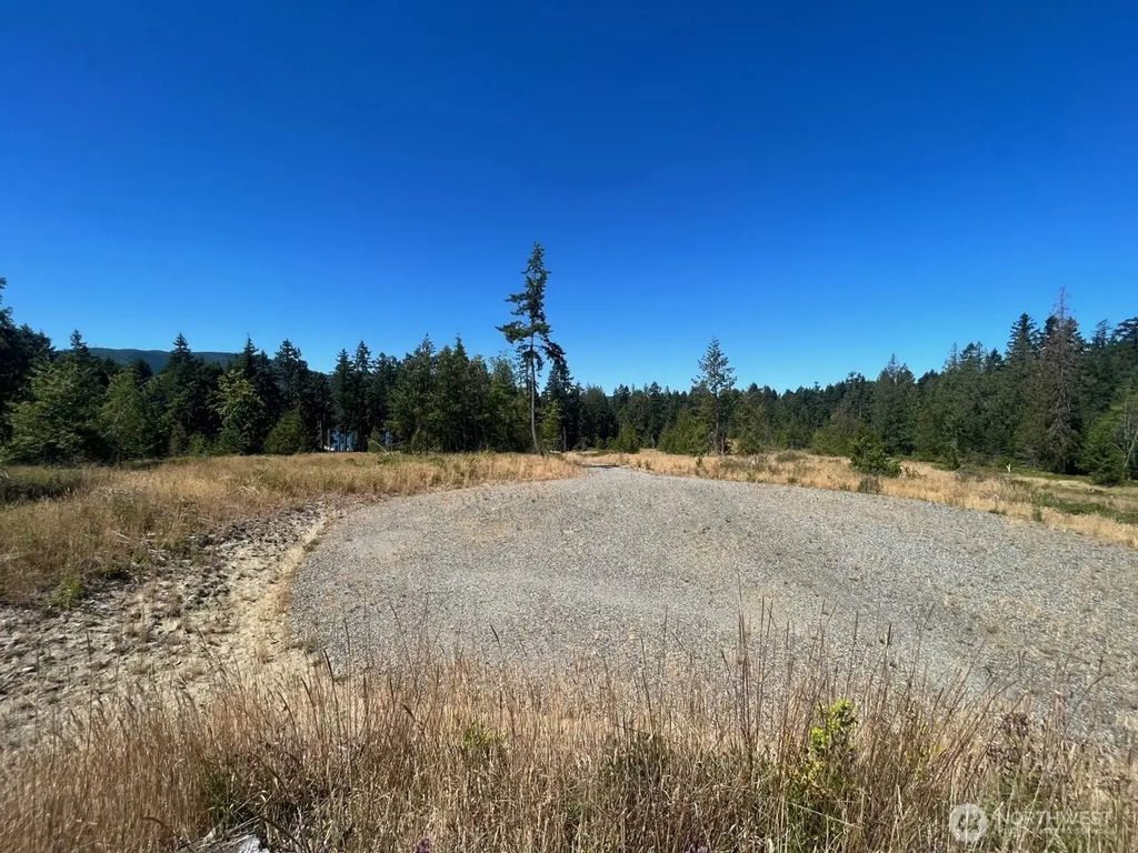 1422 E Sequim Bay Road, Sequim