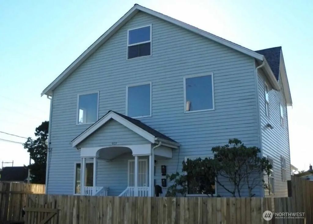 307 N E Street, Aberdeen