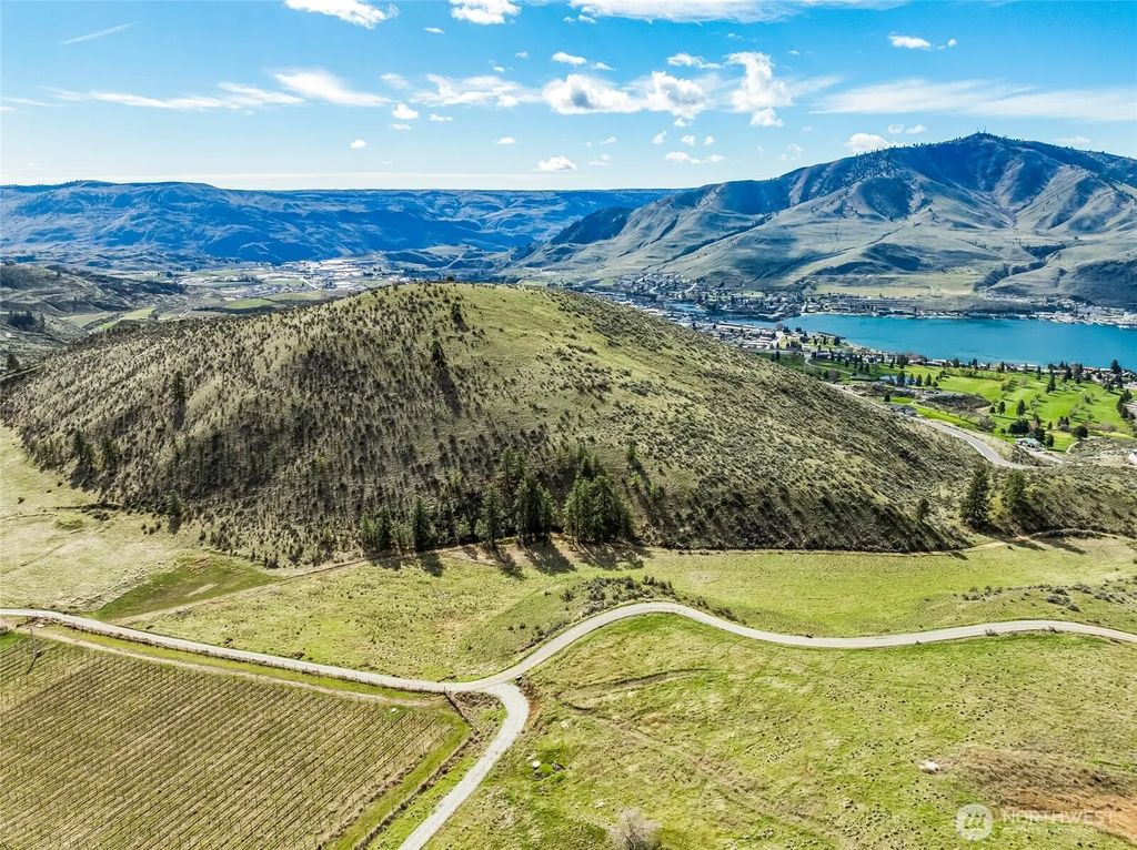 Skyfall Lane E, Chelan