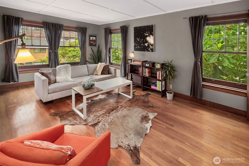 408 Bellevue Ave E 306, Seattle