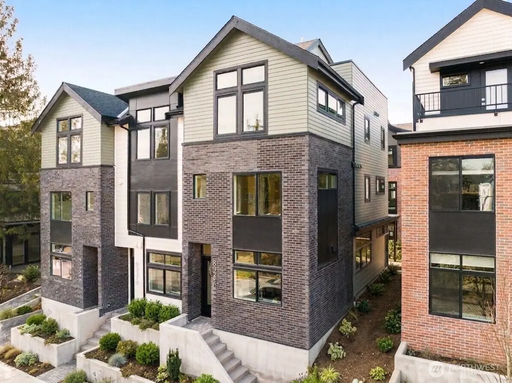 8327 B 12th Avenue Nw, Seattle