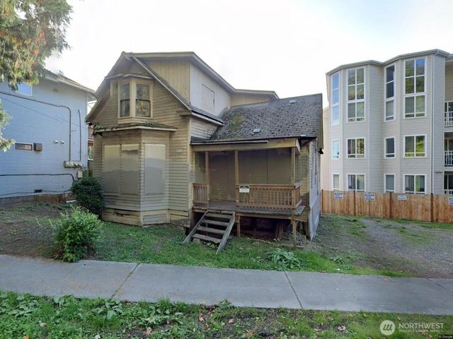 2531 Gilman Drive W, Seattle