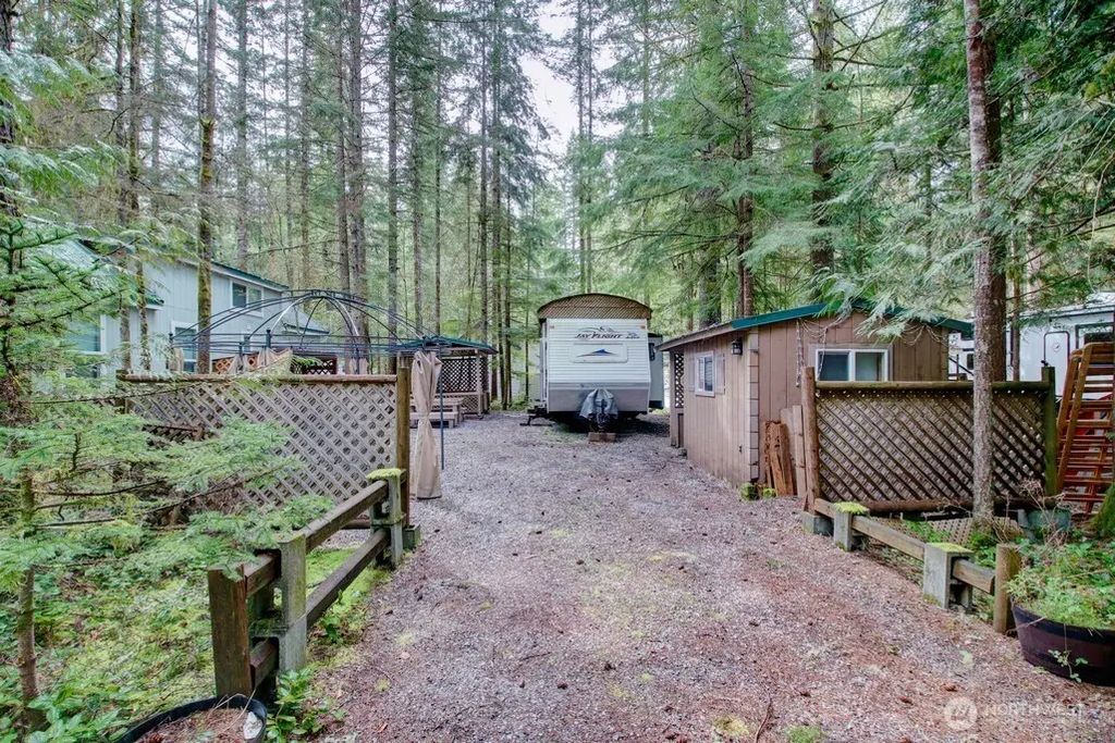 61 Christmas Tree Circle, Deming