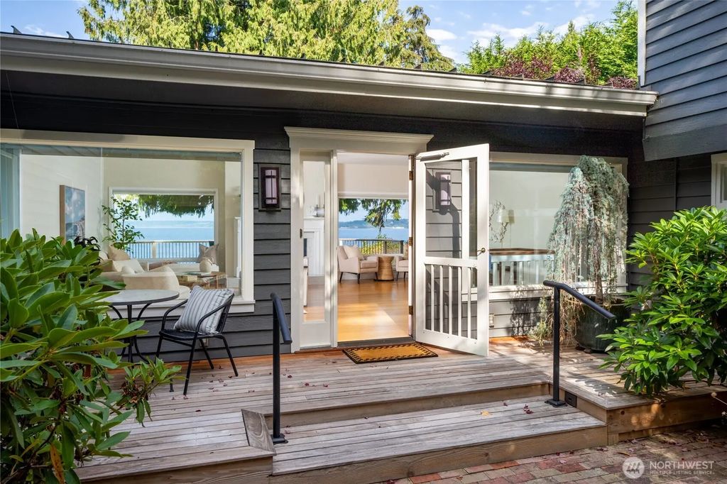7946 Grand Avenue Ne, Bainbridge Island