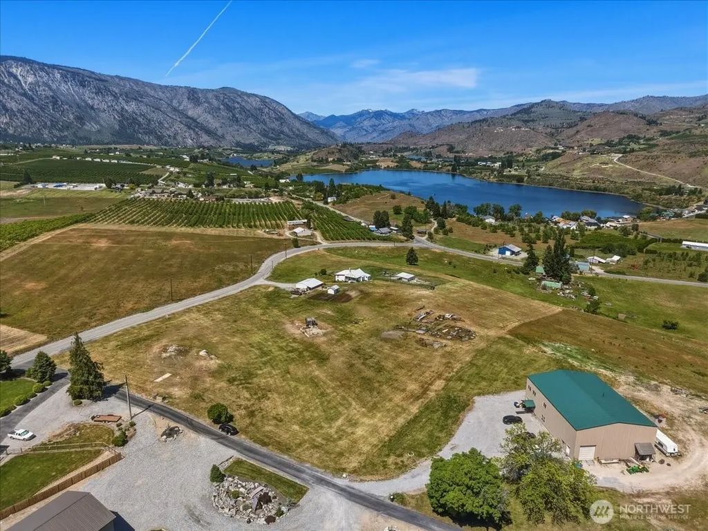 1594 Green Avenue, Manson