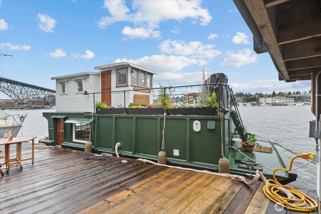 2706 Westlake Avenue N 01a, Seattle