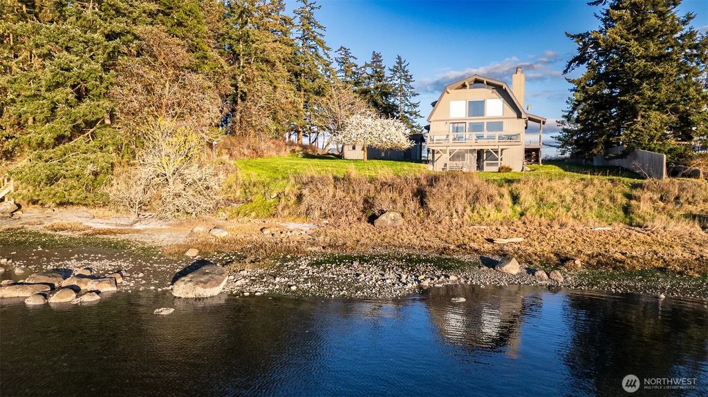 239 Shoreland Drive, Lopez Island
