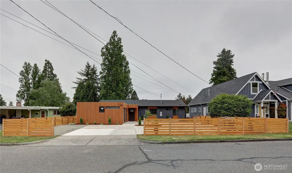 1324 N Hawthorne Street, Tacoma