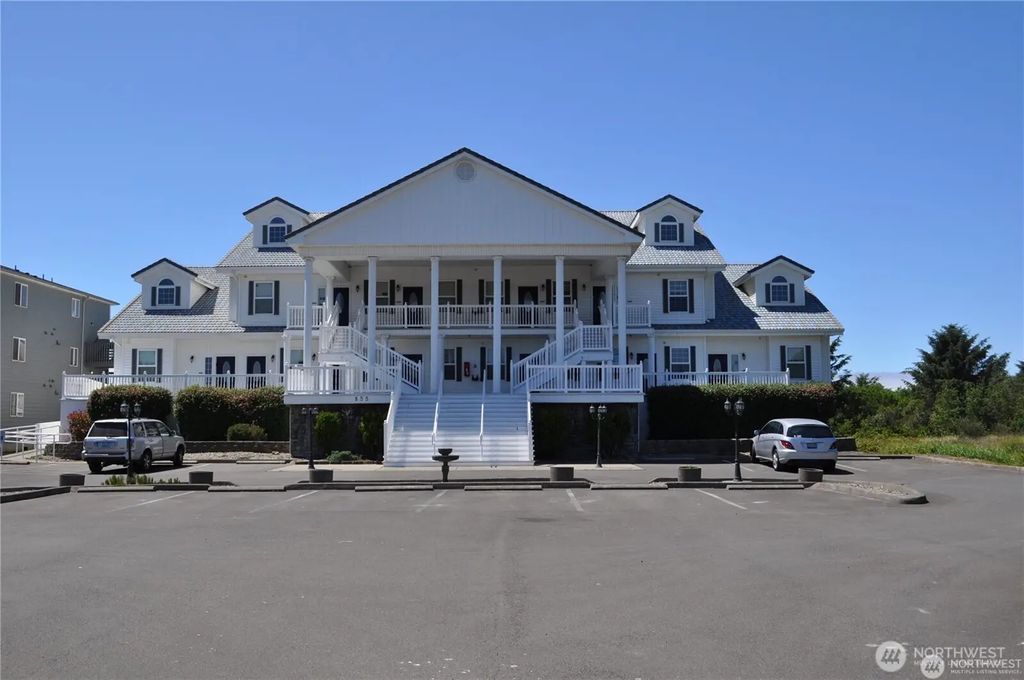 855 Ocean Shores Boulevard Nw 105, Ocean Shores