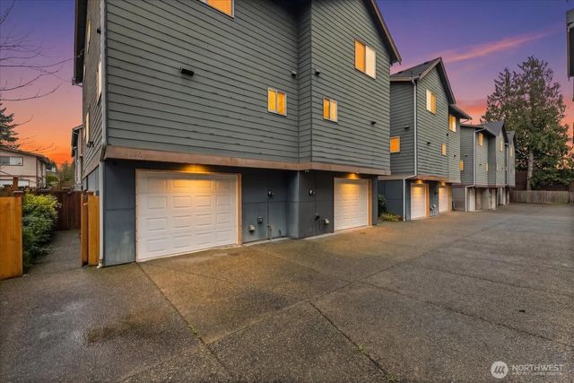 930 N 96th Street, Seattle