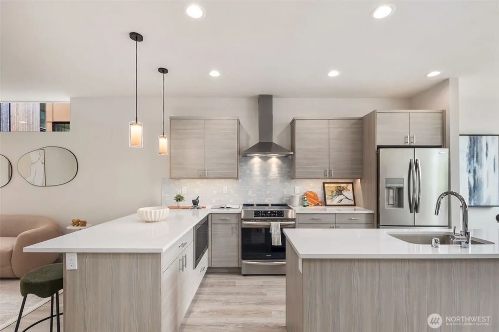 9239 A 16th Avenue Sw, Seattle
