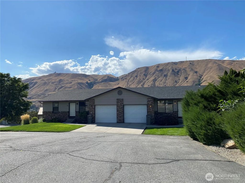 982 Highline Drive, East Wenatchee