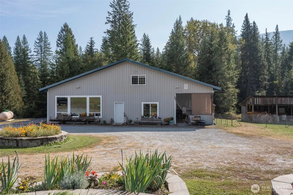 3829 Deep Lake Boundary Road, Colville