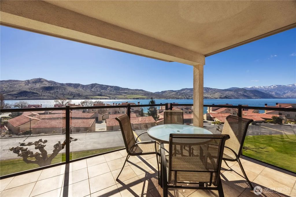 100 Lake Chelan Shores Drive 18-8, Chelan