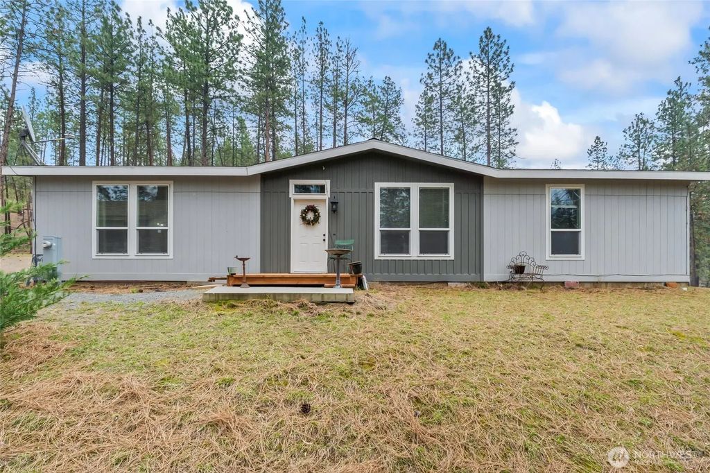 1477 D College Lane, Kettle Falls