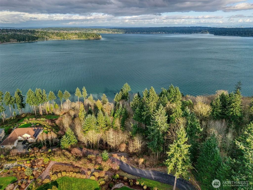 2401 Ne Solar View Court, Poulsbo
