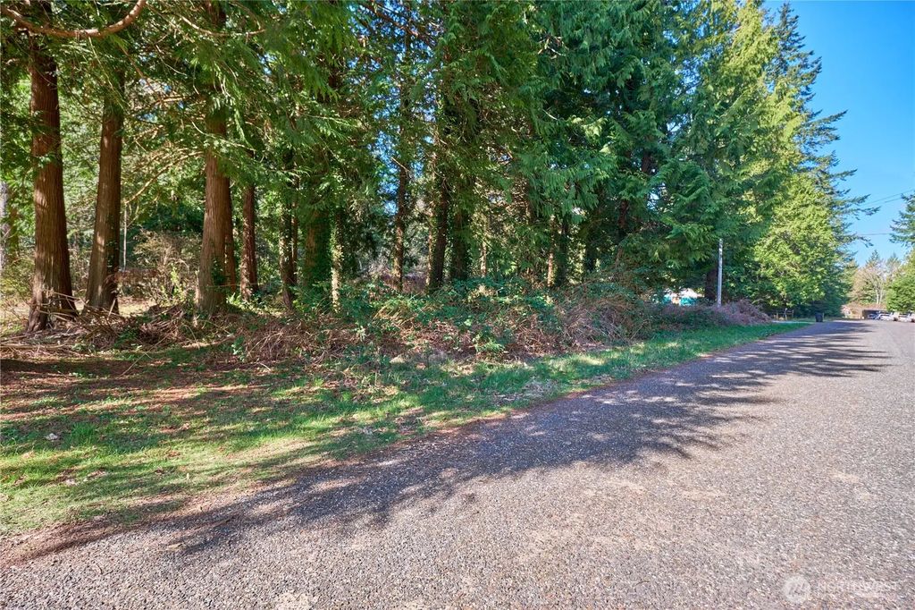 16 Burns Way, Point Roberts