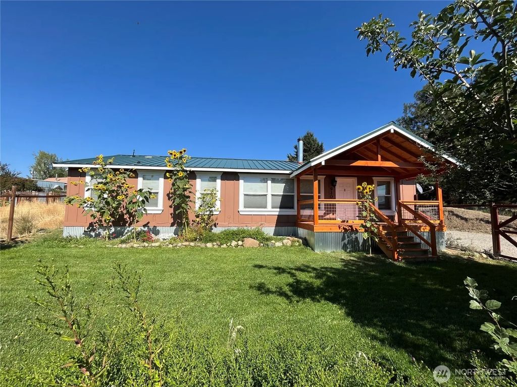 920 Castle Avenue, Winthrop