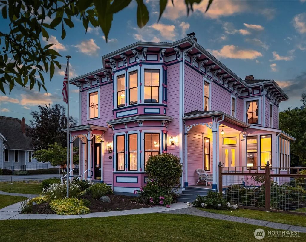 702 N Main Street, Coupeville
