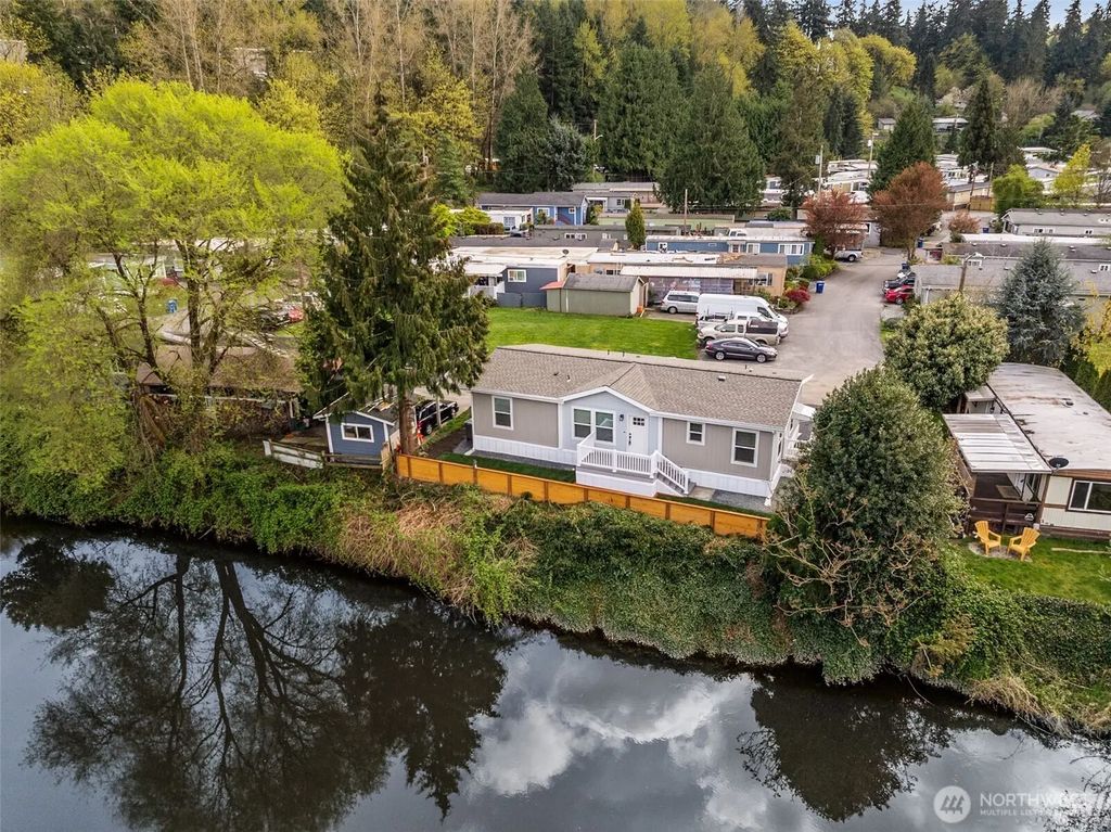 11510 E Riverside Drive 27, Bothell