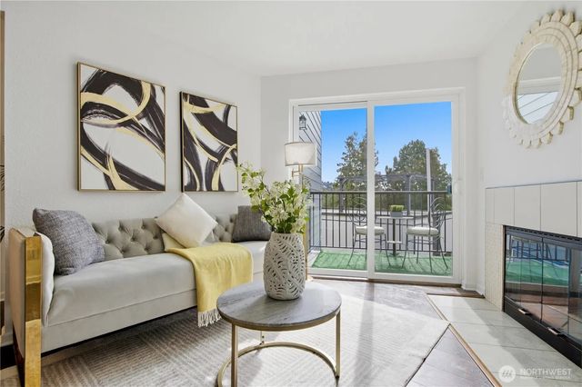 3045 20th Avenue W 403, Seattle