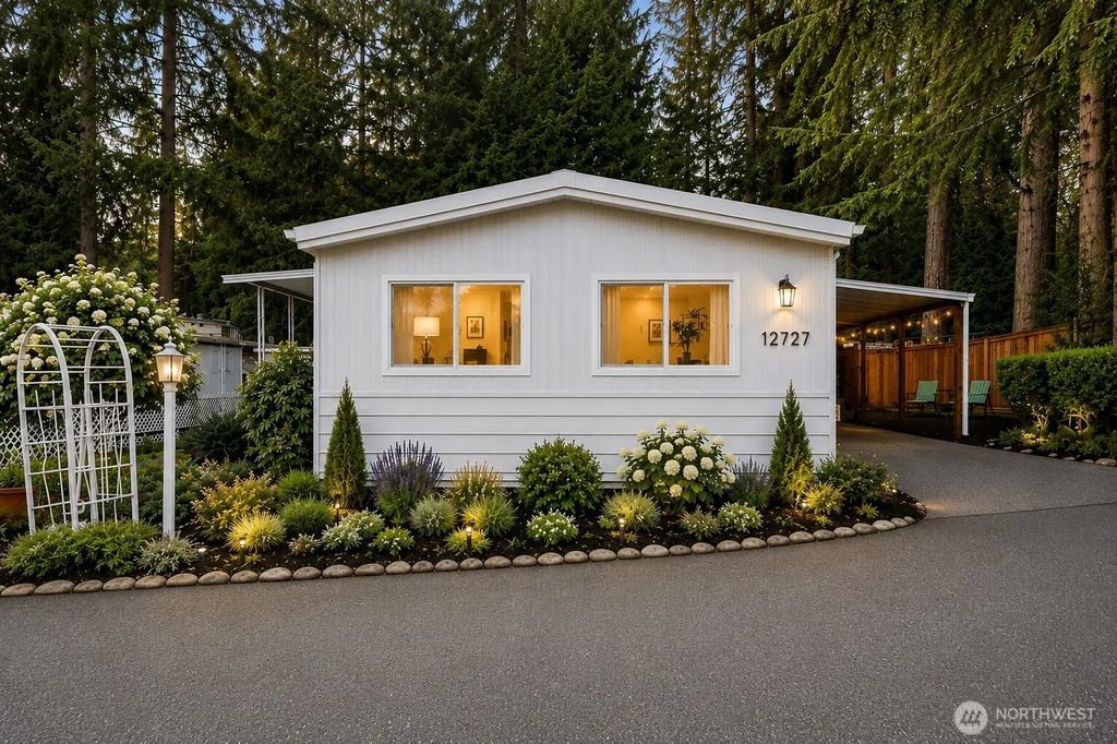 12727 112th Avenue E 13, Puyallup