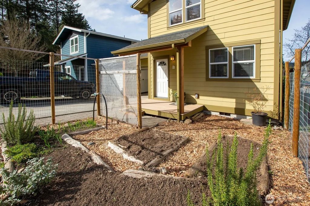 1014 Park Street 1b, Friday Harbor