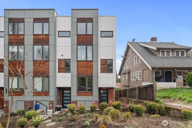 9266 50th Avenue S C, Seattle