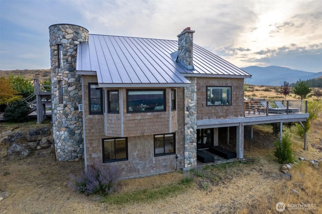 8 Deer Trails Way, Winthrop