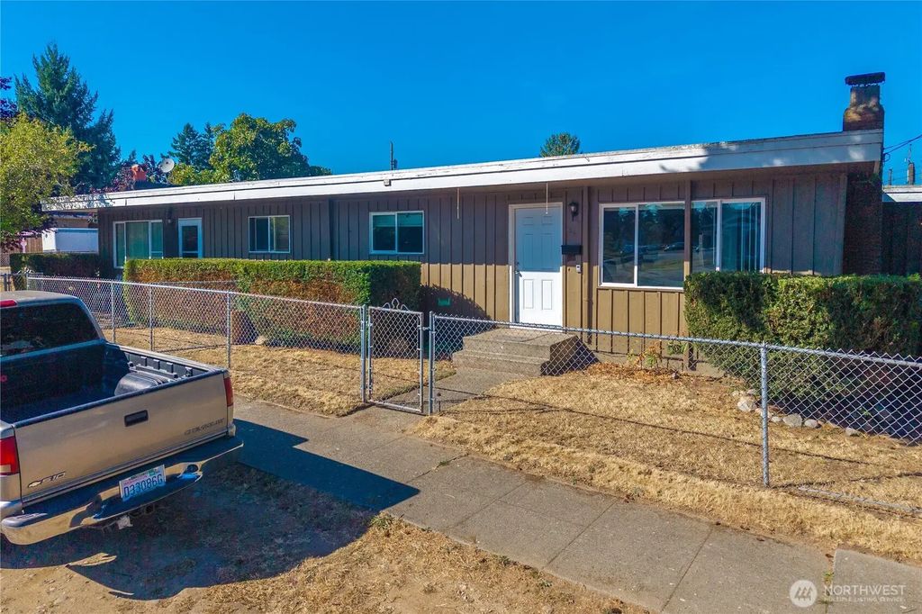1561 S 35th Street, Tacoma
