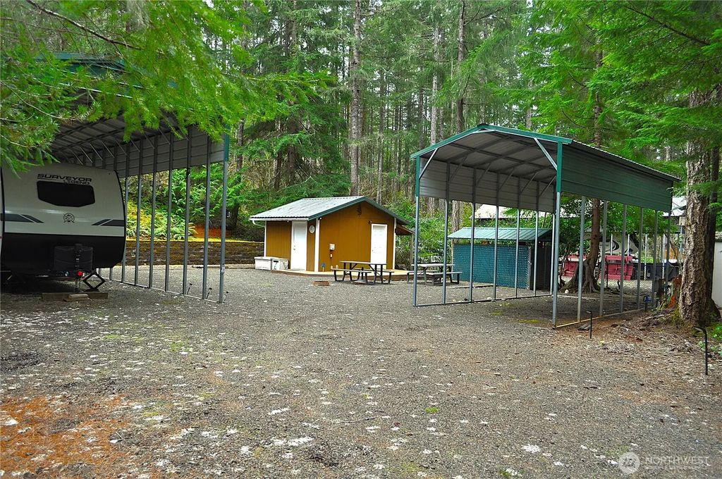 210 N Dow Creek Drive, Hoodsport