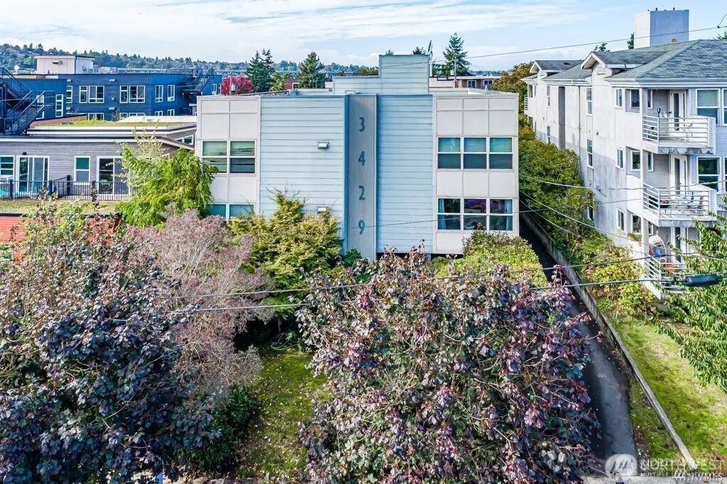 3429 Burke Avenue N 23, Seattle
