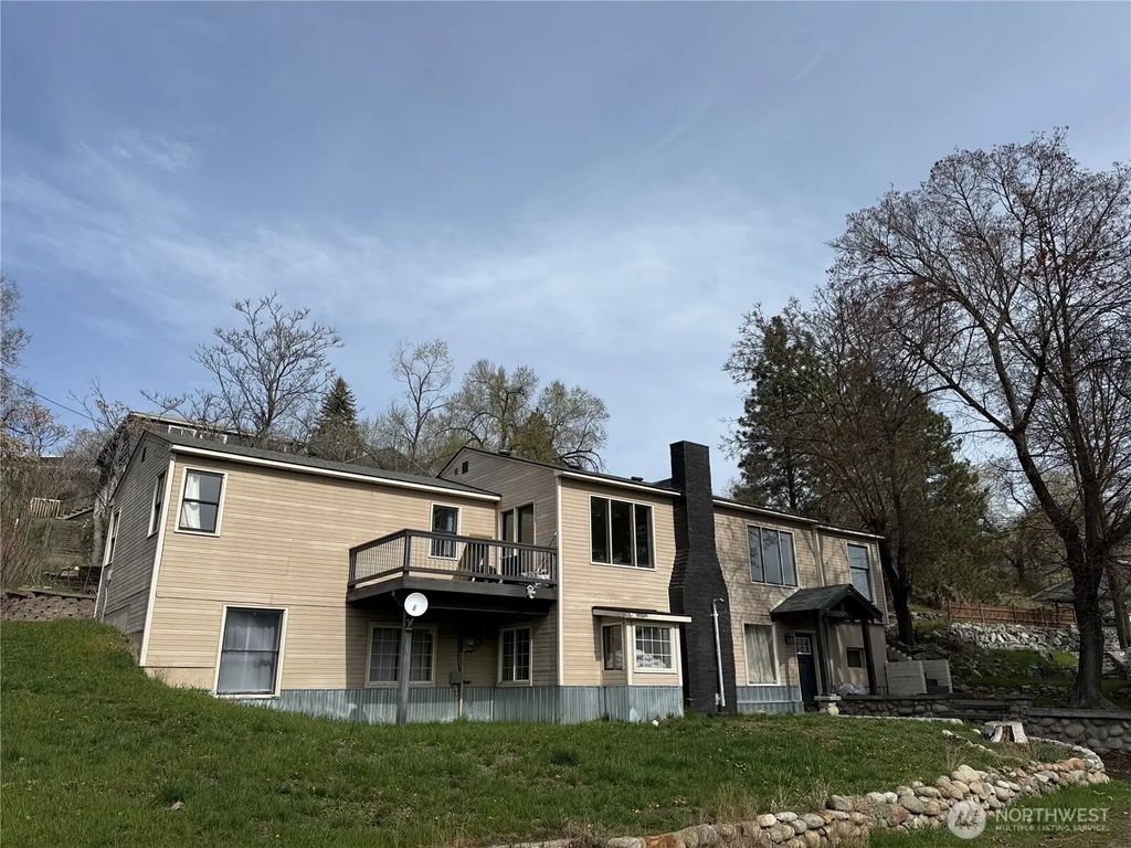 649 5th Avenue N, Okanogan