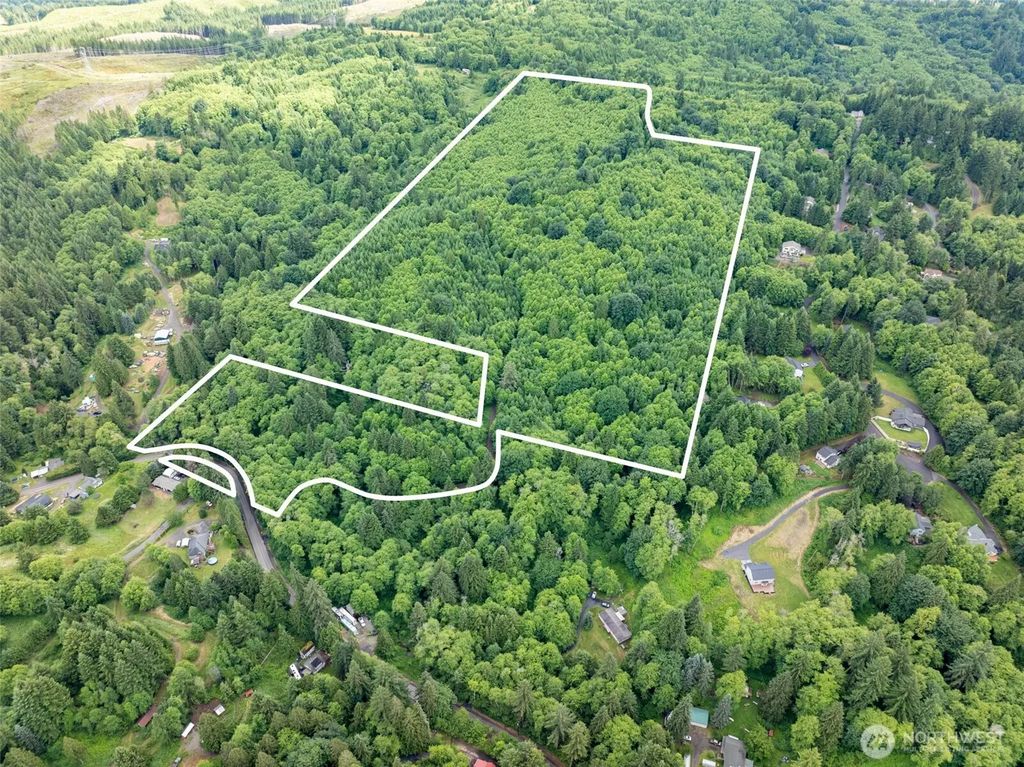 355 E Ragland Road, Longview