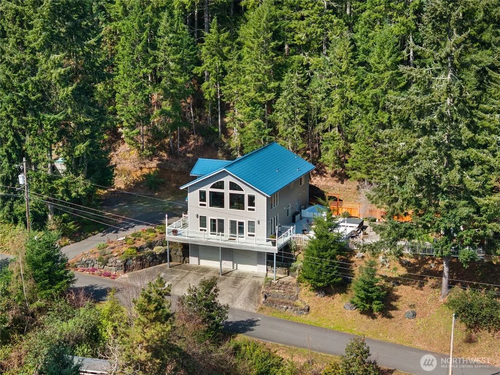 100 Ne Alta Vista Drive, Belfair
