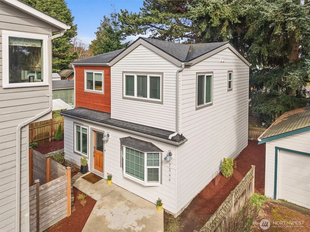 7344 23rd Avenue Nw B, Seattle