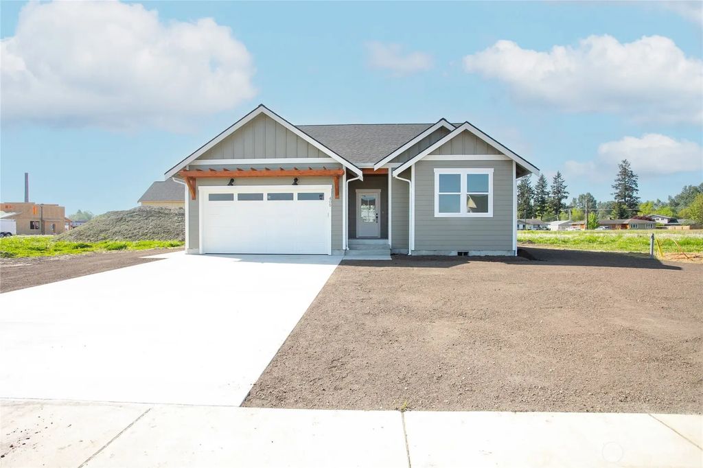 405 W 4th Street, Everson
