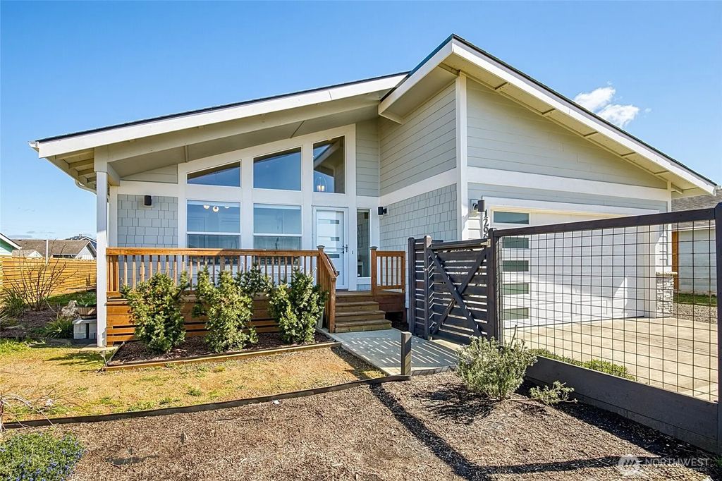 1298 Storm King Avenue Sw, Ocean Shores