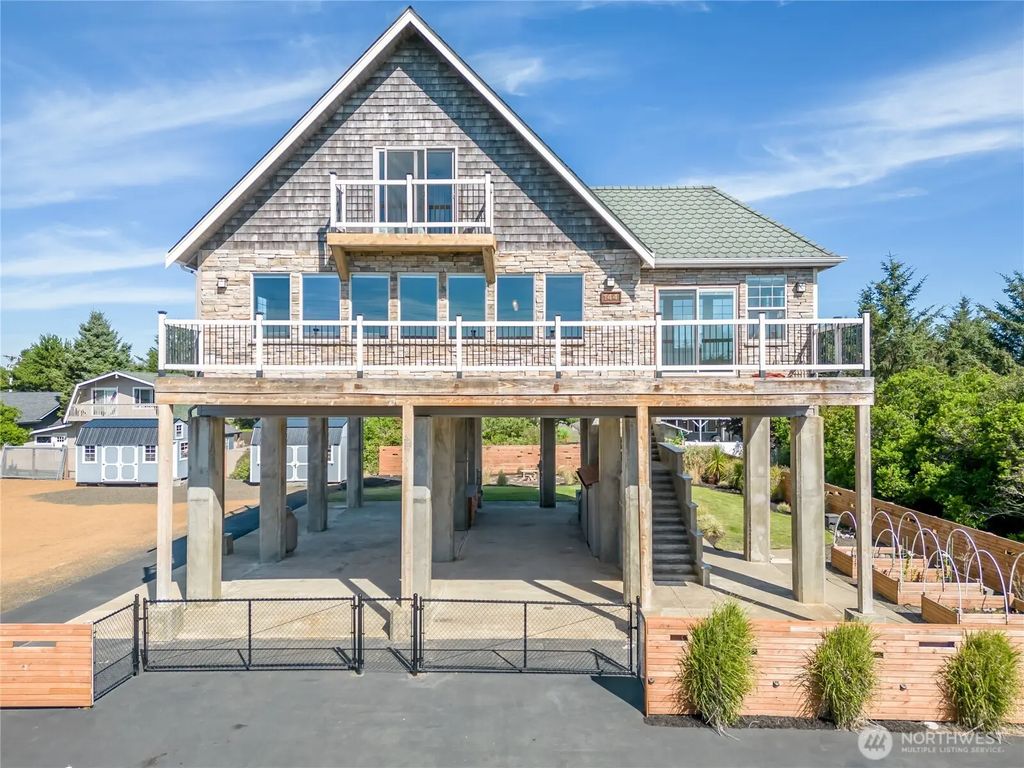 144 Sand Dune Avenue Sw, Ocean Shores
