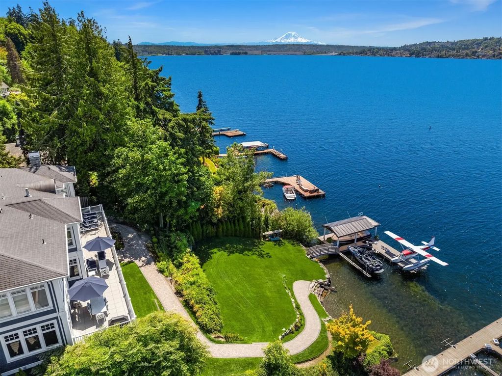 8233 W Mercer Way, Mercer Island