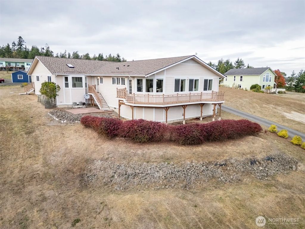 382 Discovery View Drive, Sequim