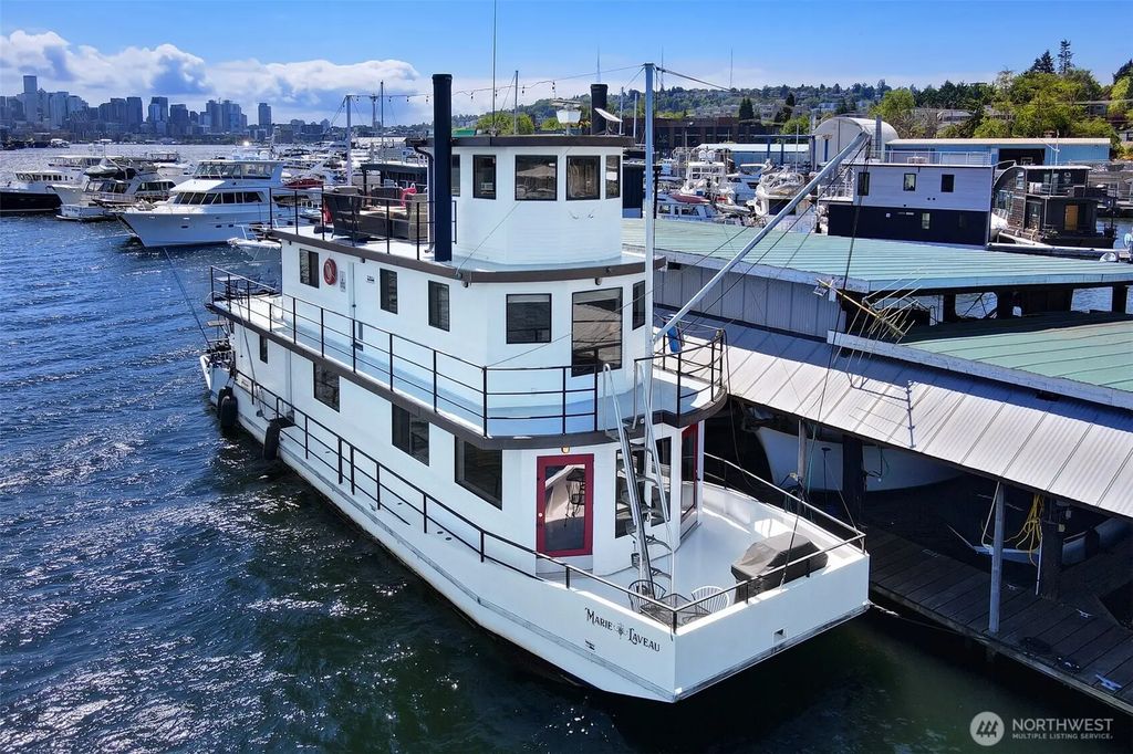2401 N Northlake Way B13, Seattle
