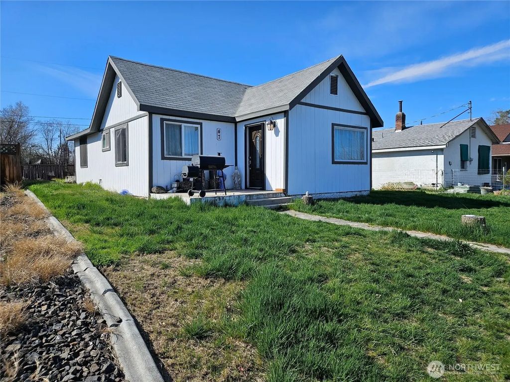 47 S Dogwood Street, Soap Lake