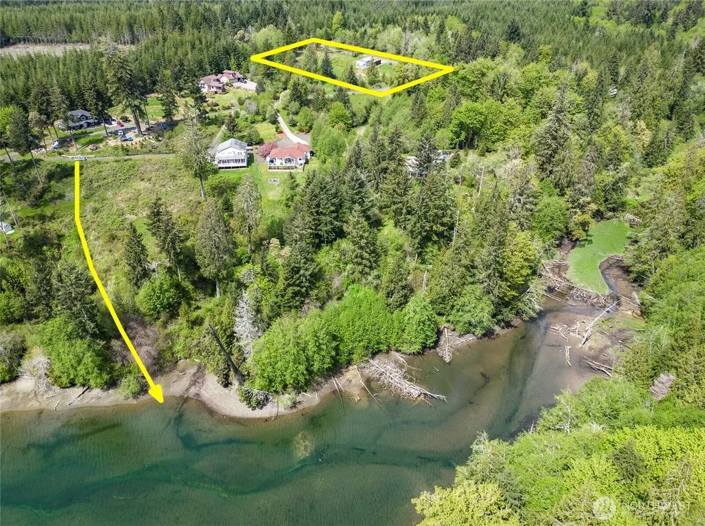 770 E April Avenue, Grapeview