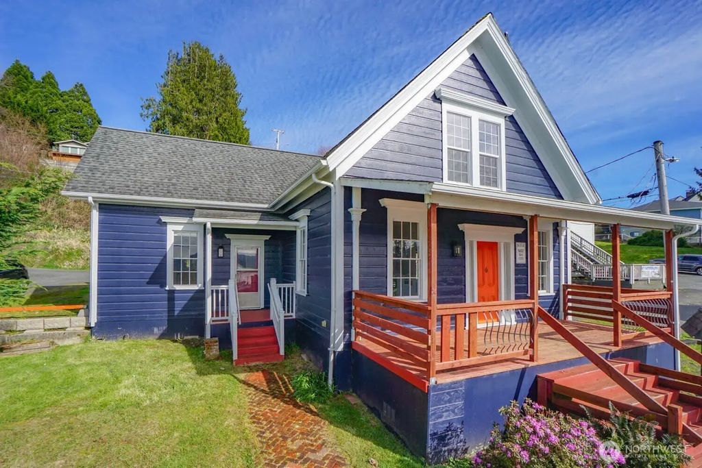 99 Main Street, Cathlamet
