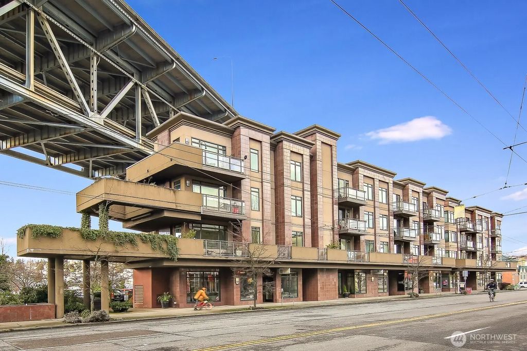 3217 Eastlake Avenue E 302, Seattle