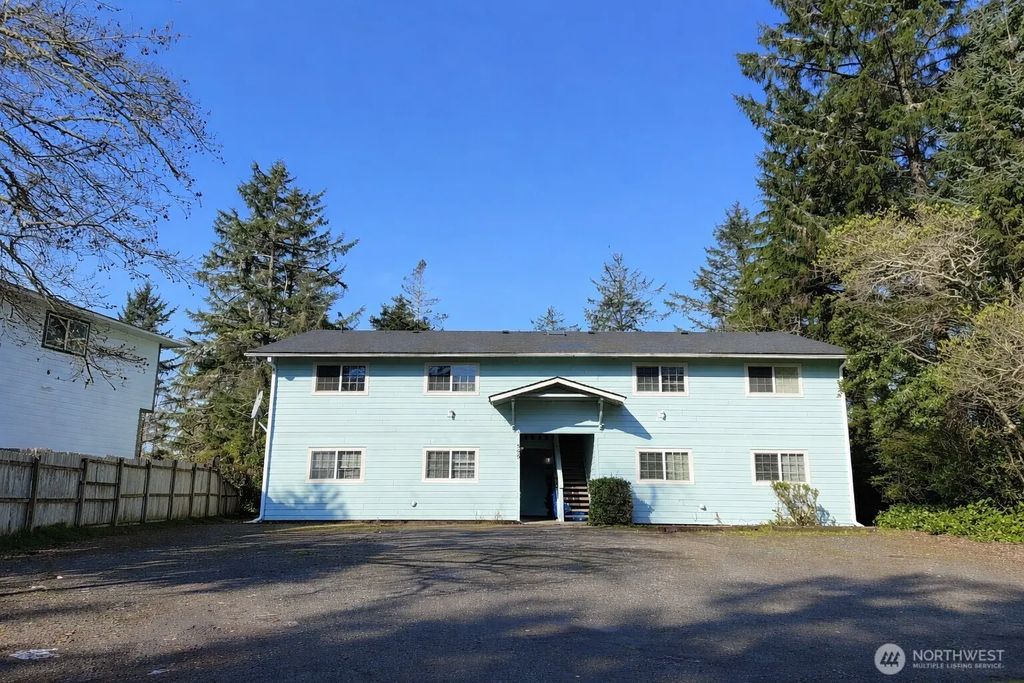 555 Sunset Avenue Ne, Ocean Shores