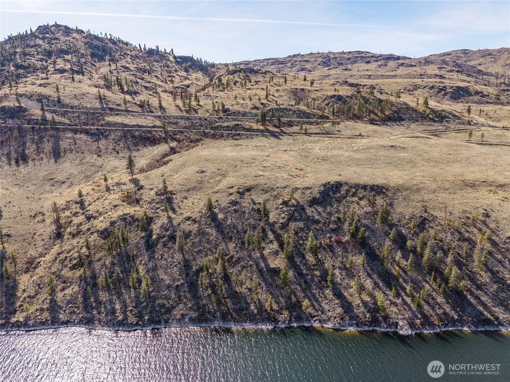 Omak Lake Road, Omak