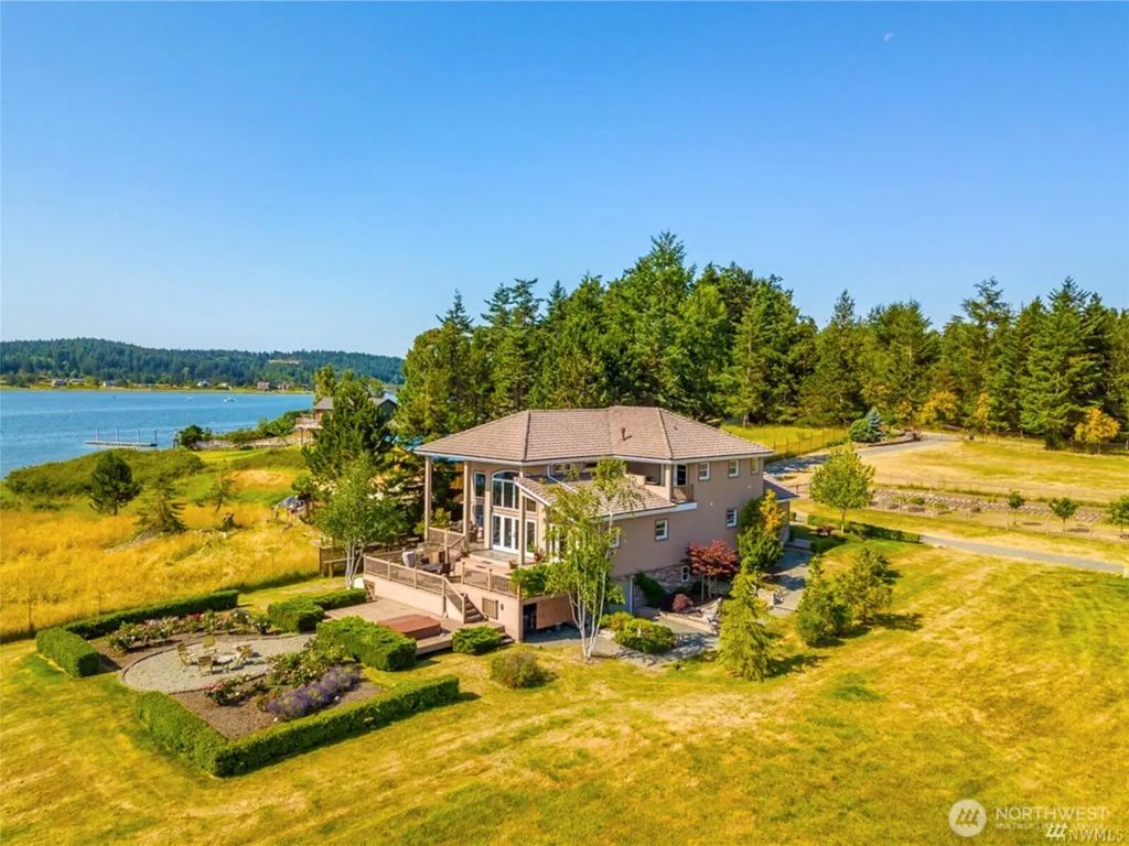 1898 Bayshore Road, Lopez Island