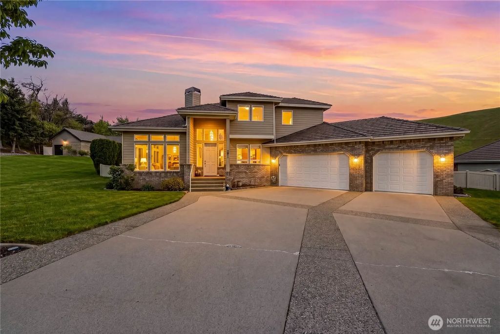 2011 Maiden Lane, Wenatchee